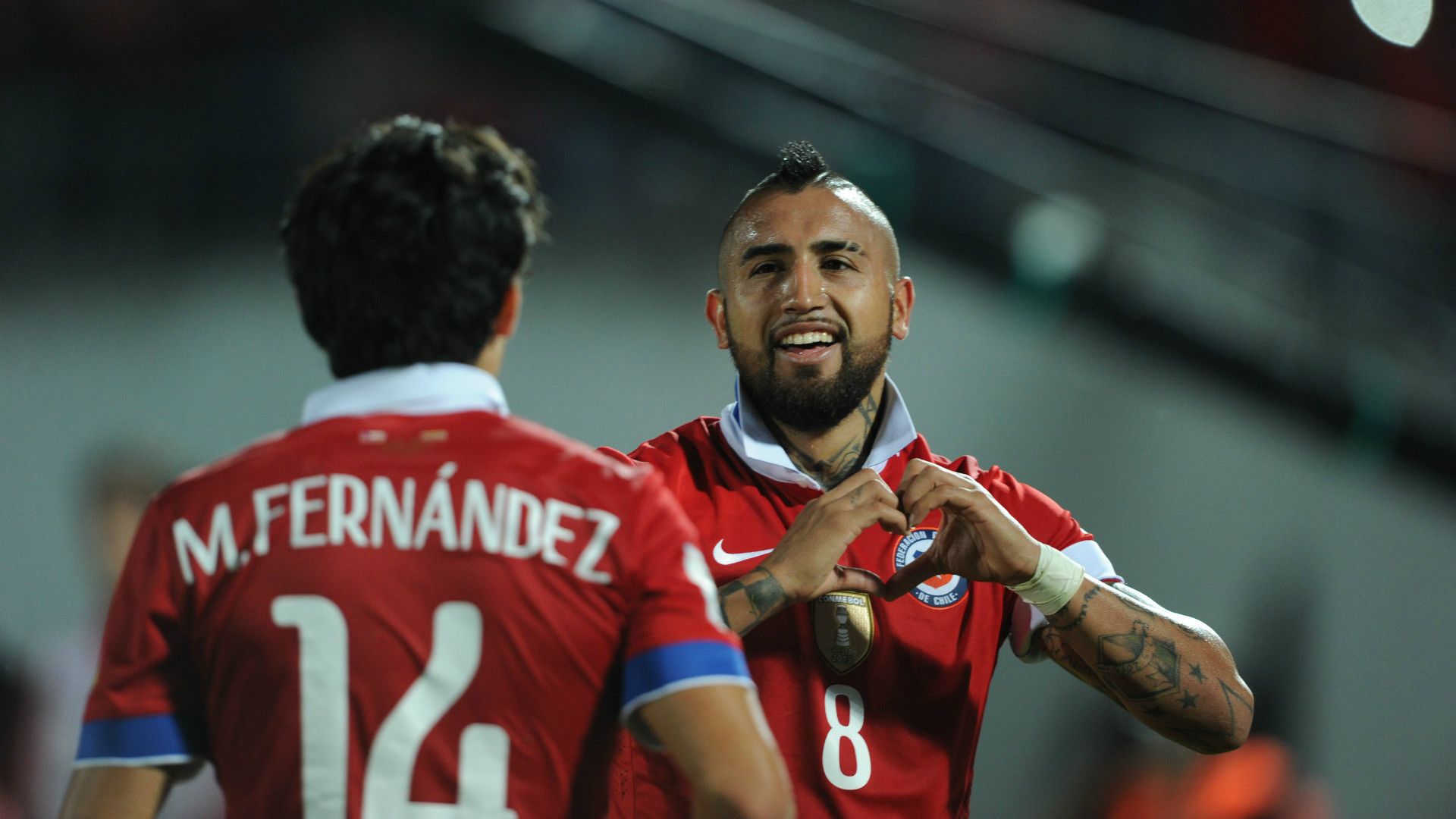 Arturo Vidal Matías Fernández Chile v Colombia 12112015