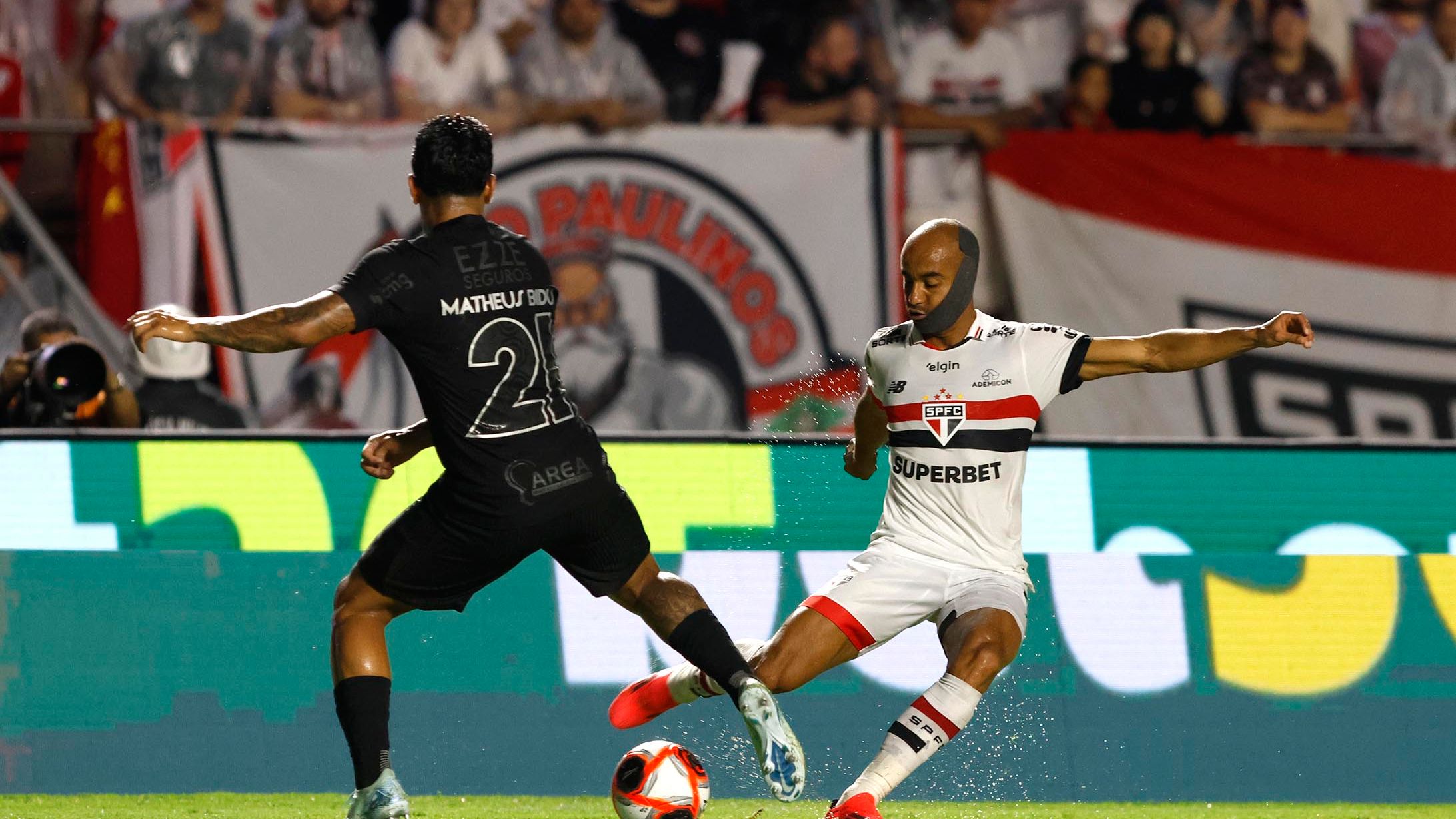 Lucas Moura em São Paulo x Corinthians pelo Paulistão 2025