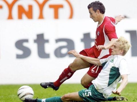 Michael Mifsud former player of Kaiserslautern against Tobias Rau