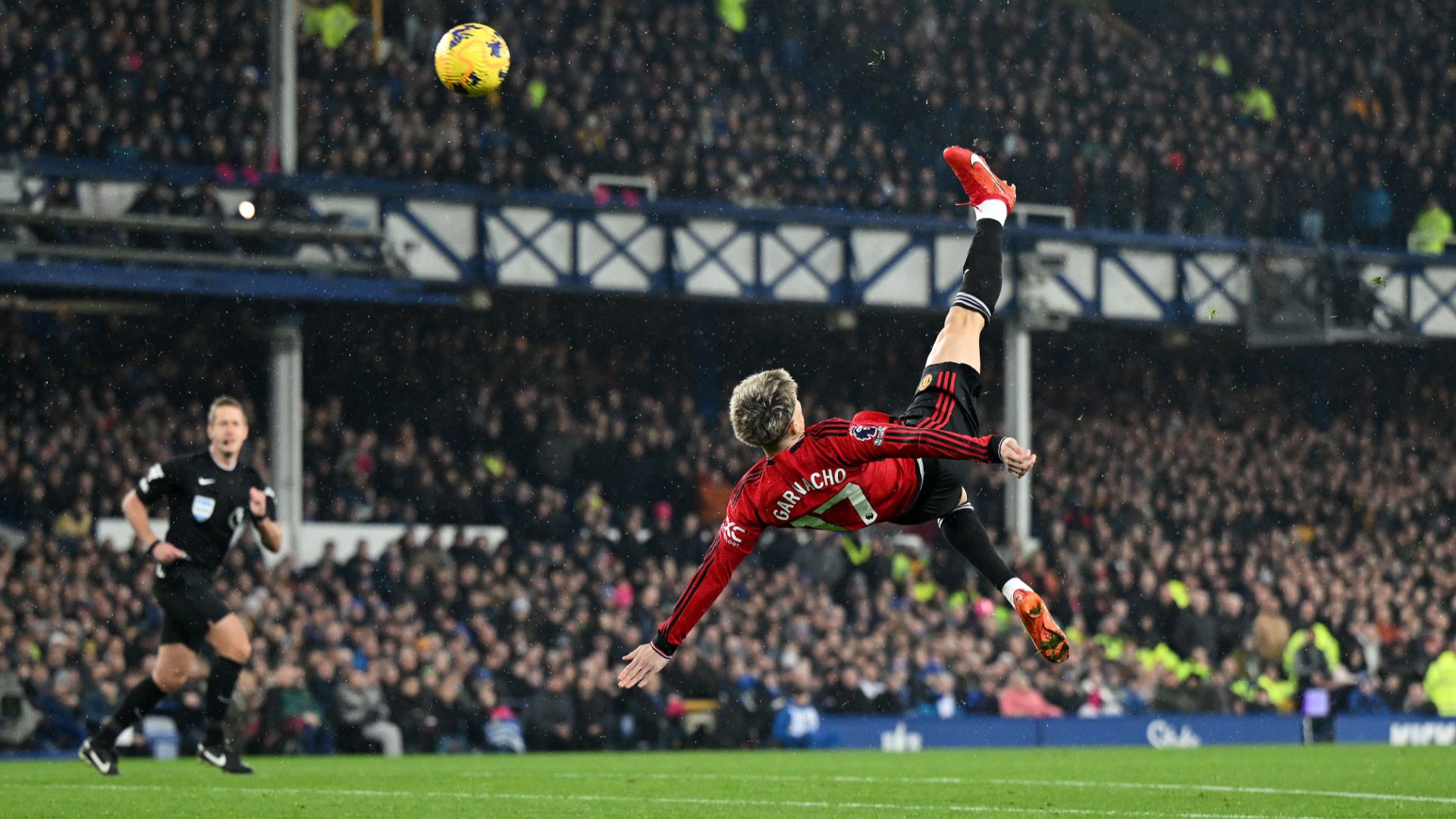 Alejandro Garnacho overhead goal Manchester United