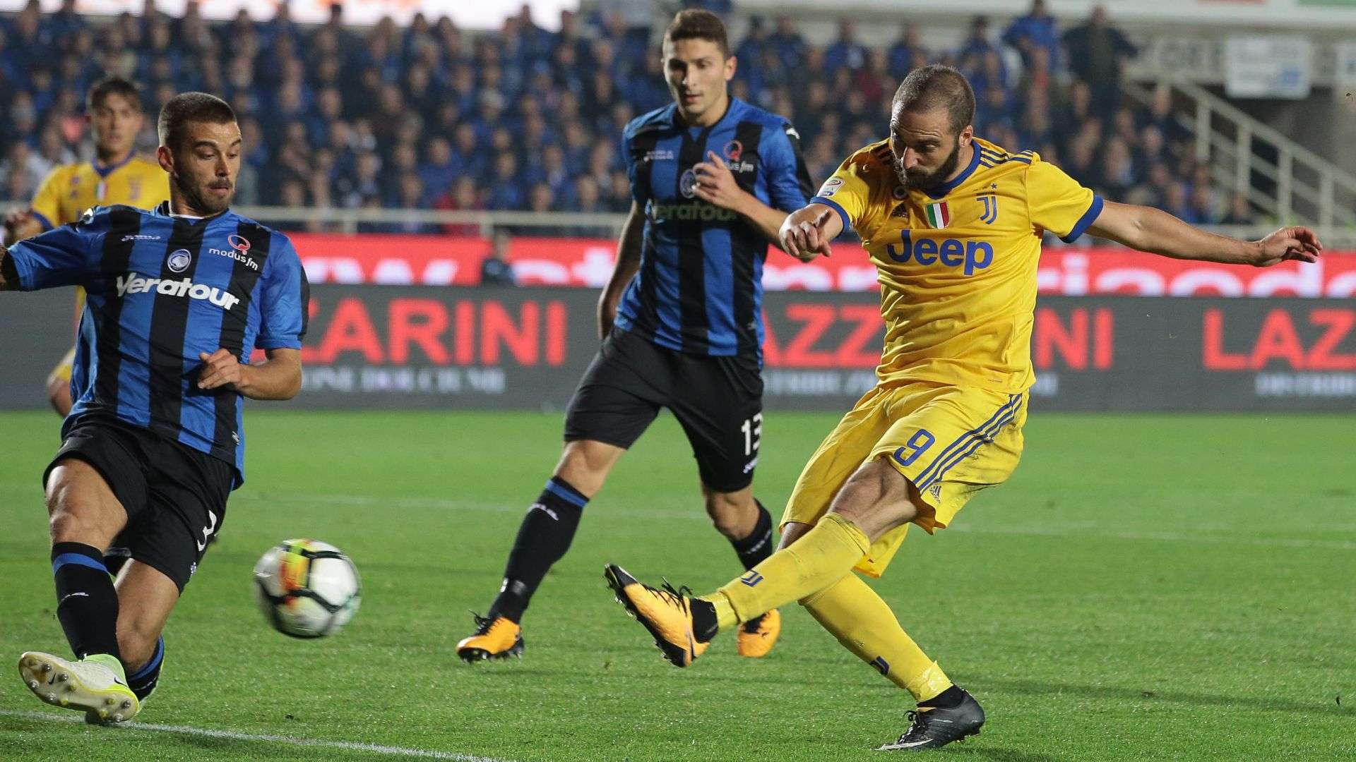 Leonardo Spinazzola Gonzalo Higuain Atalanta Juventus