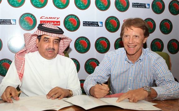 Theo Bucker sign for (AlEttifaq) Saudi club