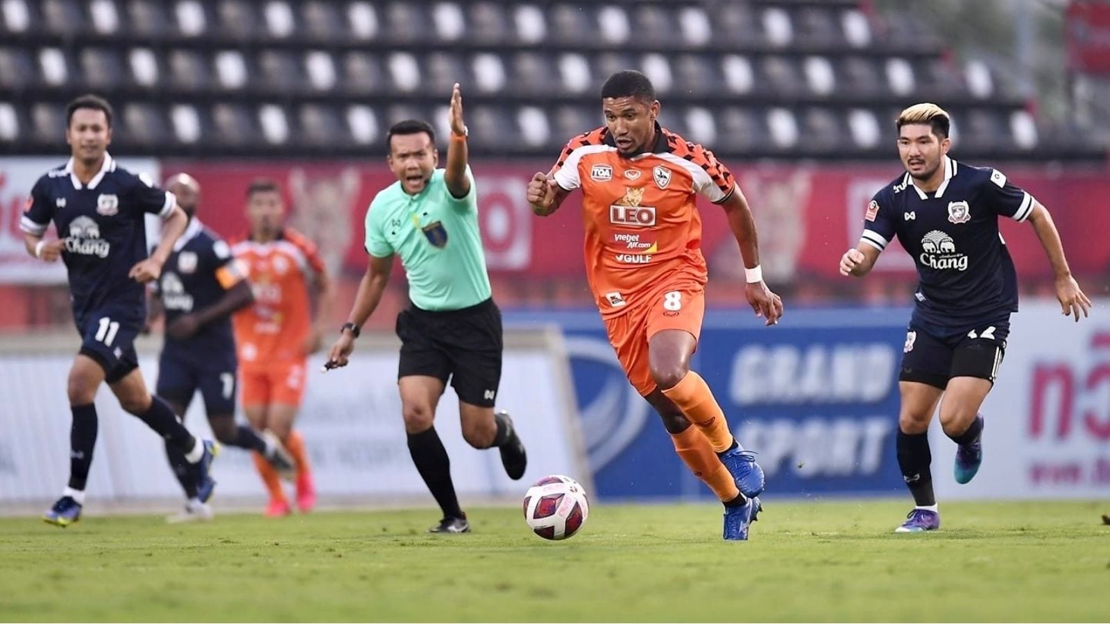 ลีโอ เชียงราย ยูไนเต็ด - สุพรรณบุรี