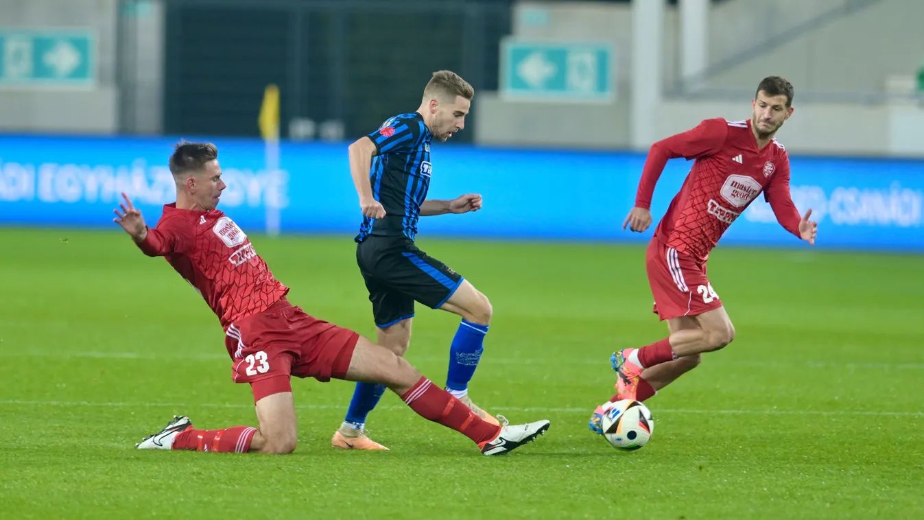 A szegedi Palincsár (középen) két kisvárdai, Széles (balról) és Cipetic szorításában is megoldotta feladatát