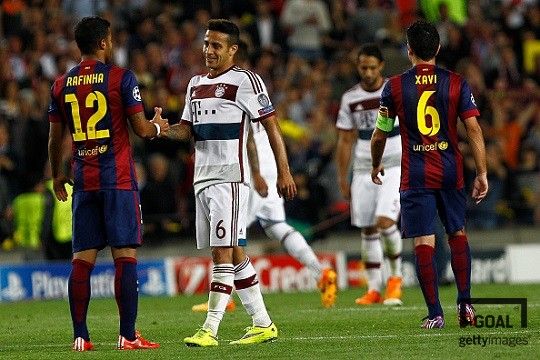 2015년 UEFA 챔피언스리그 경기서 만난 하피냐와 티아고(좌측)가 악수를 하고 있다. 사진= 게티이미지