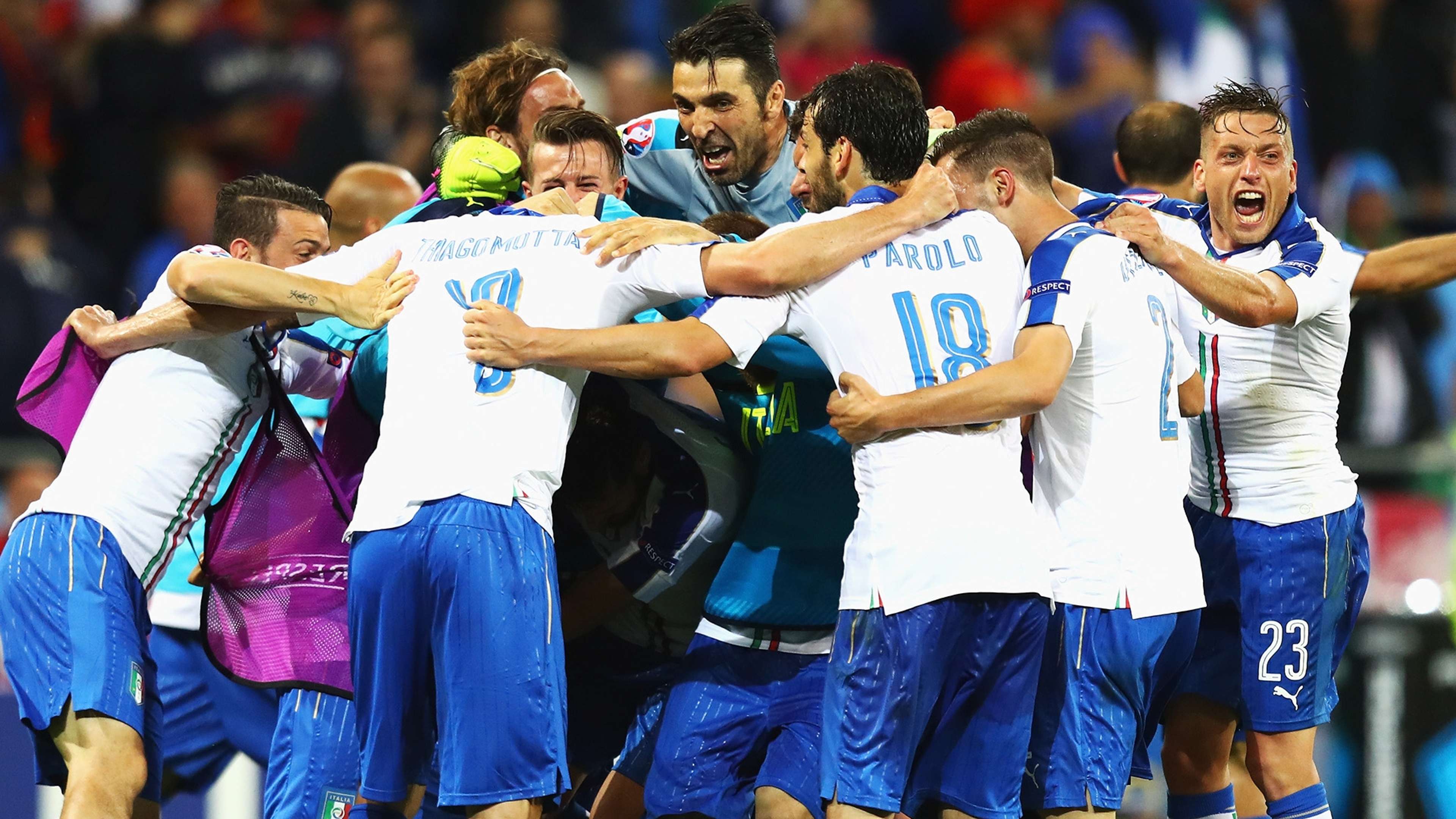 Italy celebrating vs Belgio