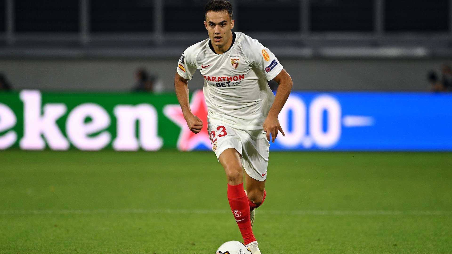 Reguilon Sevilla Wolverhampton Europa League