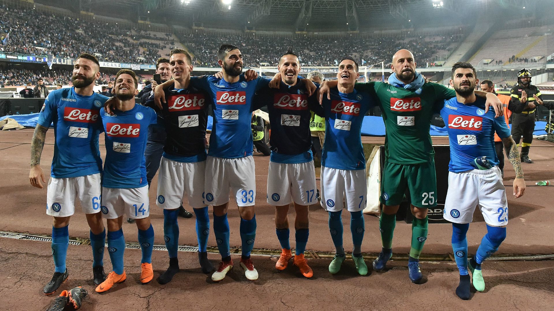 Napoli celebrating