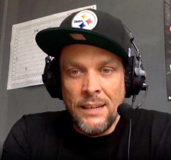 Basti Red Eintracht Frankfurt 2021