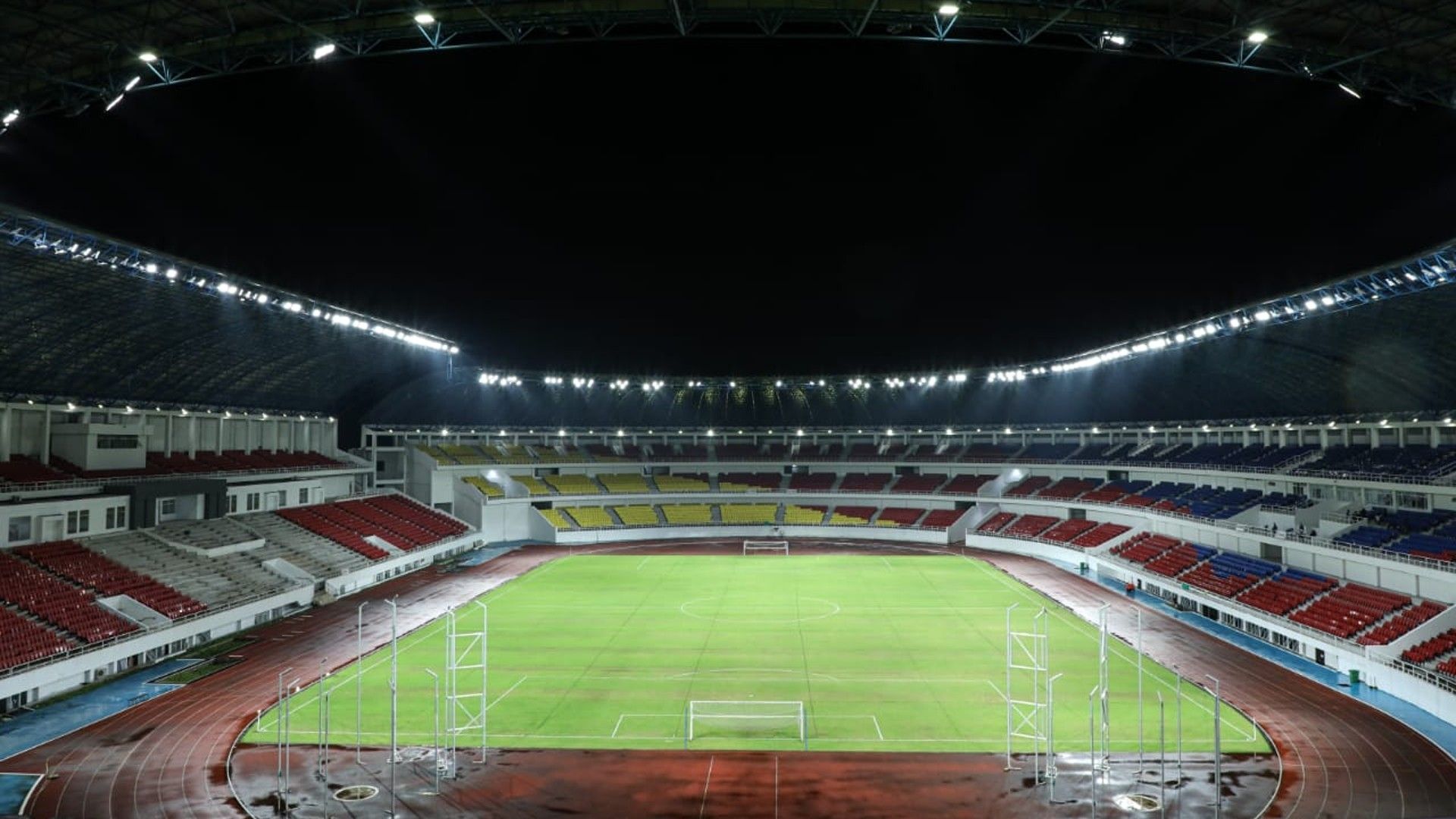 Stadion Jatidiri