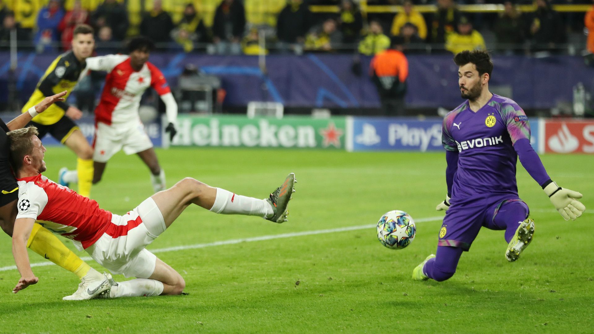 ROMAN BÜRKI BORUSSIA DORTMUND