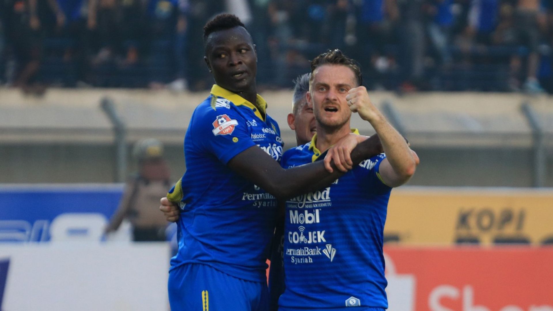 Ezechiel Ndouasel & Rene Mihelic - Persib Bandung