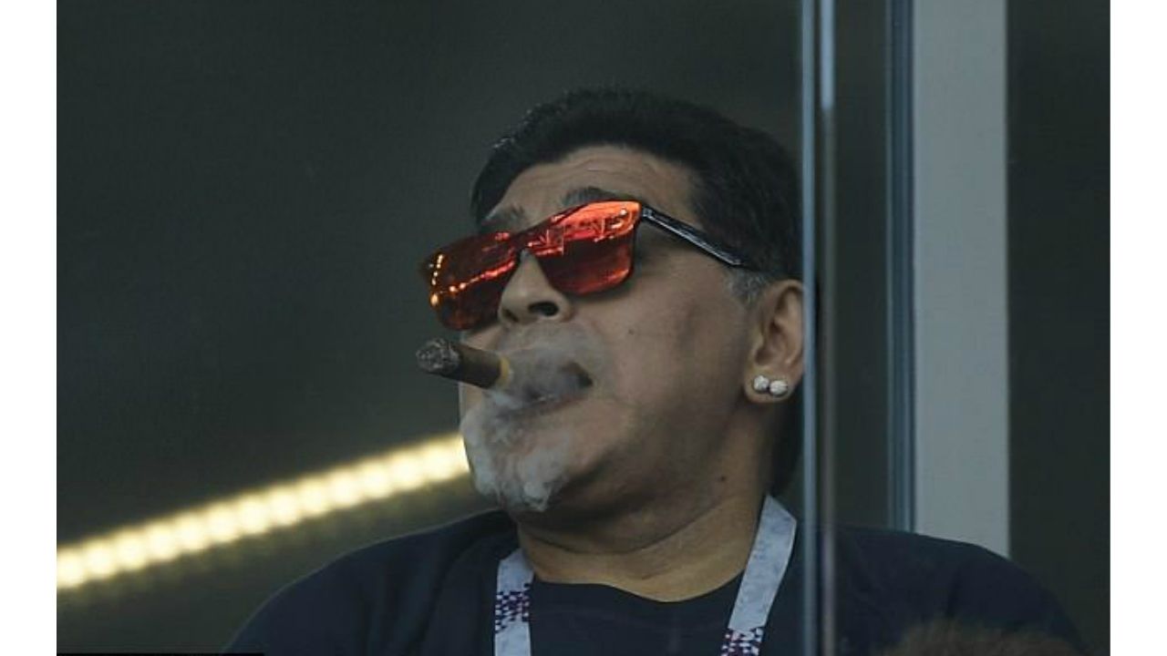 Diego Maradona Smoking