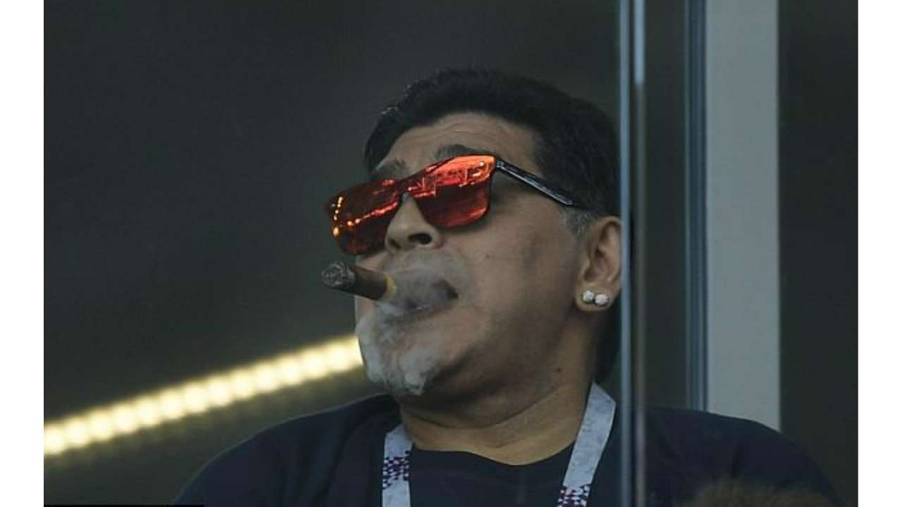Diego Maradona Smoking