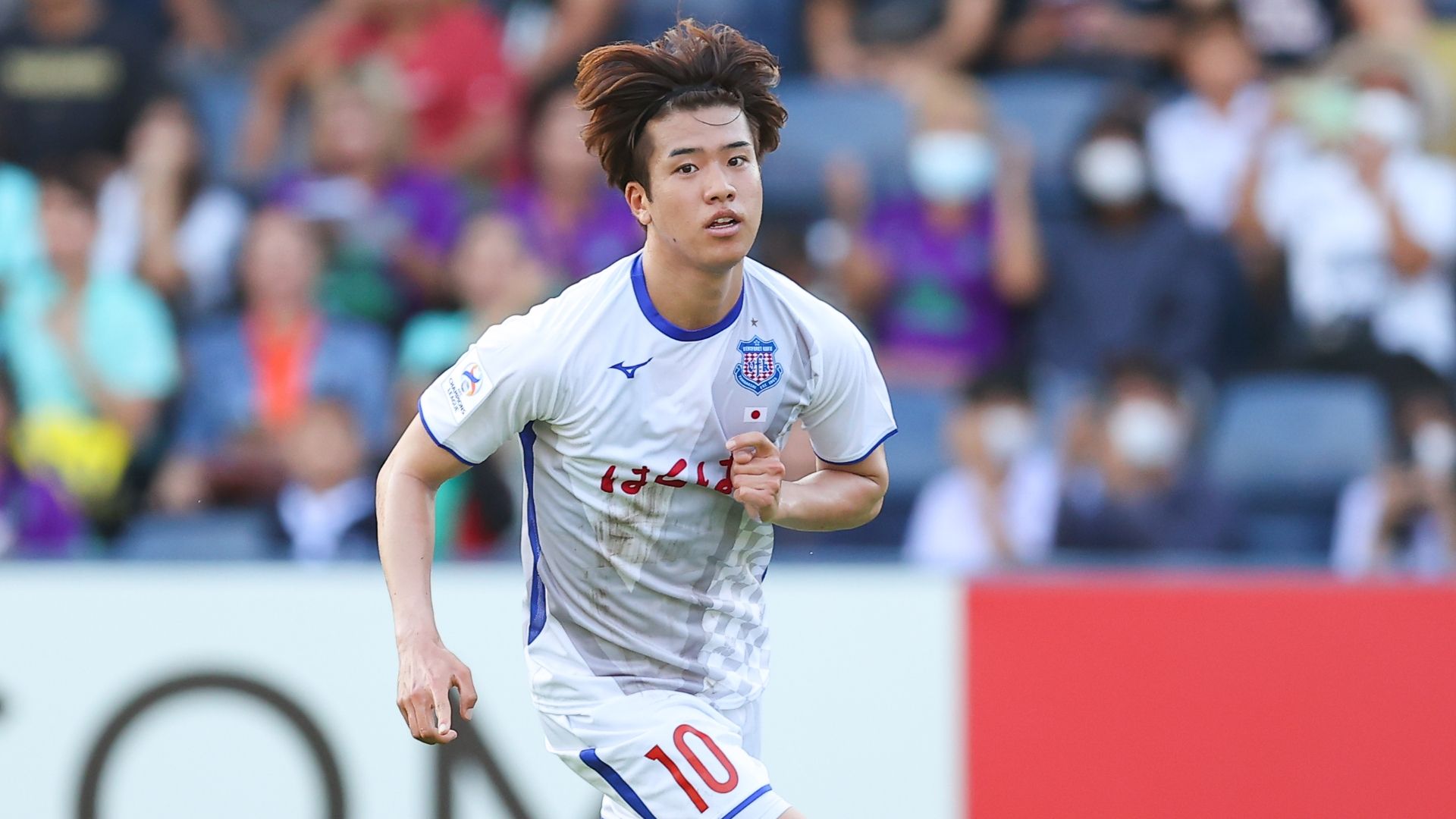 甲府の10番MF長谷川元希が新潟へ完全移籍「個人としての目標を 甲府の10番MF長谷川元希が新潟へ完全移籍「個人としての目標を