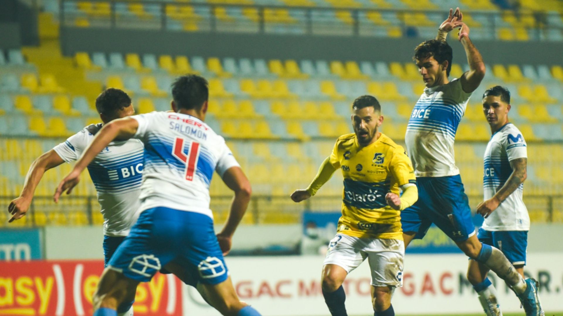 300621 Everton Universidad Católica Juan Cuevas e Ignacio Saavedra