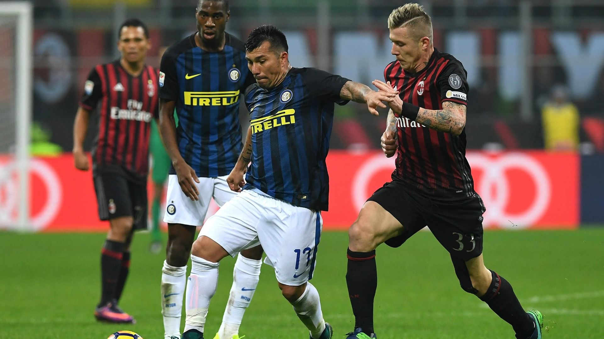 Gary Medel Juraj Kucka Milan Inter