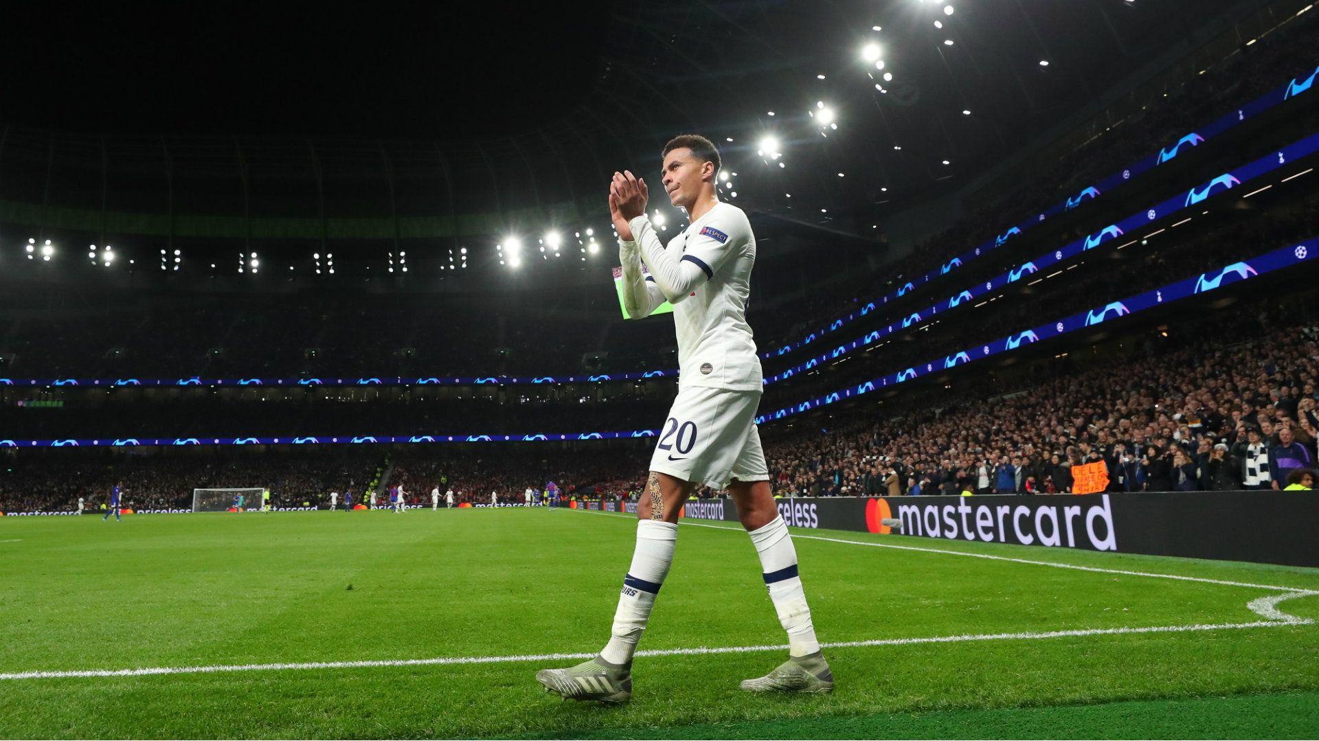 Dele Alli Tottenham fans 2019-20