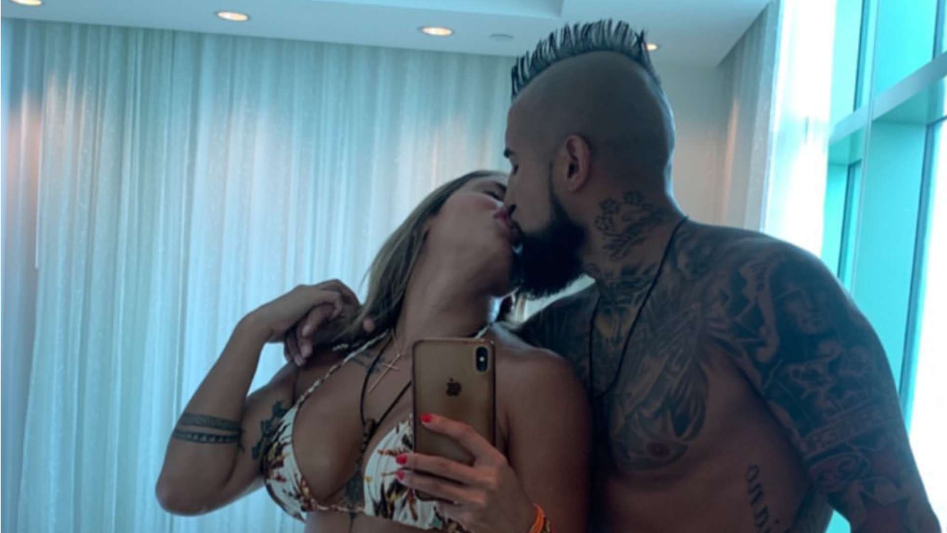 Arturo Vidal-Sonia Isaza