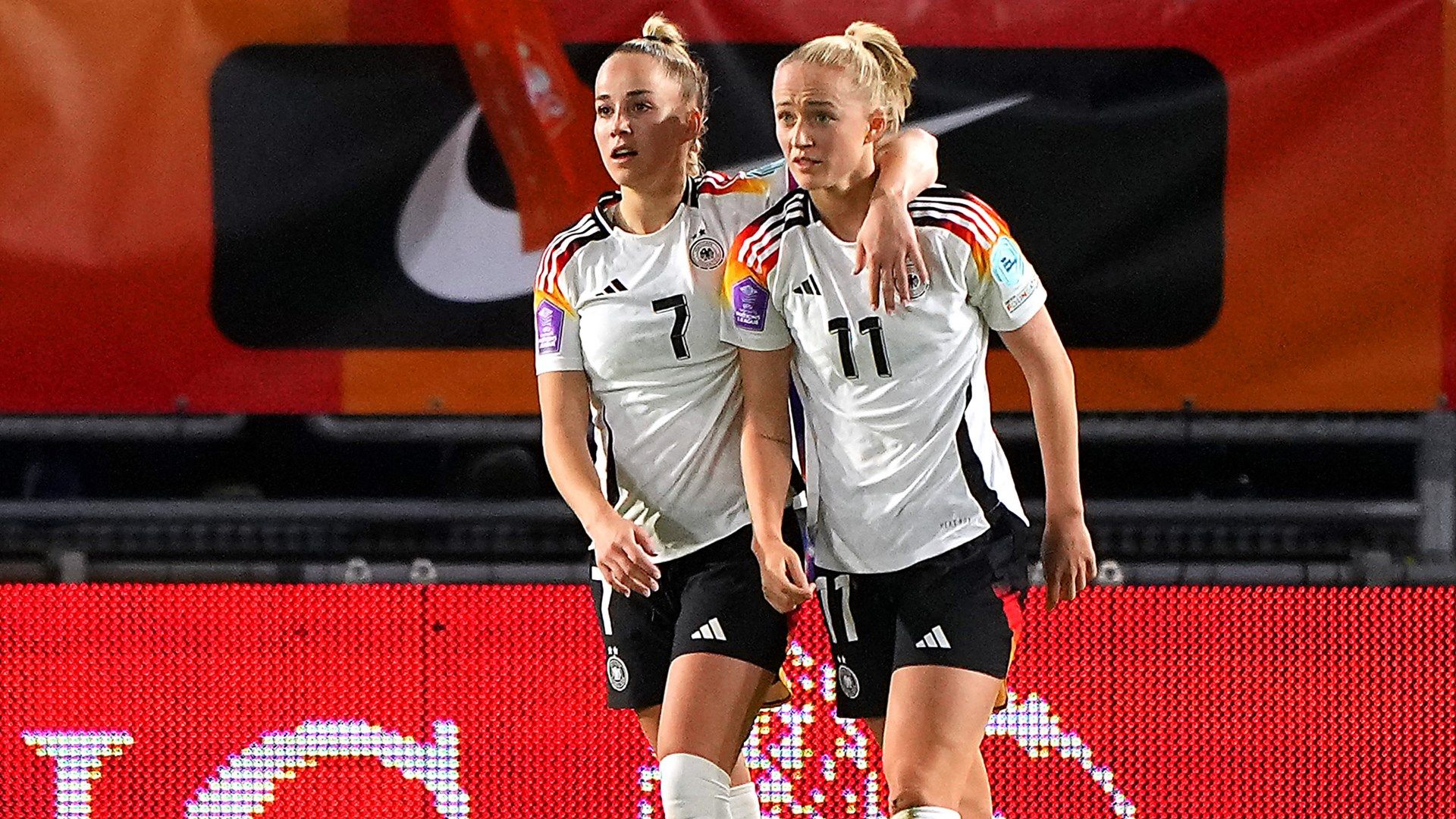 Lea Schuller Giulia Gwinn Germany women 2025