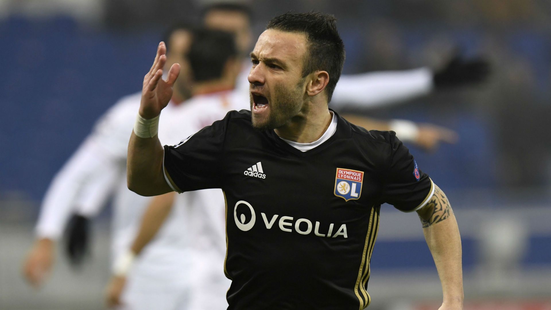 Mathieu Valbuena Lyon Sevilla Champions League 07122016