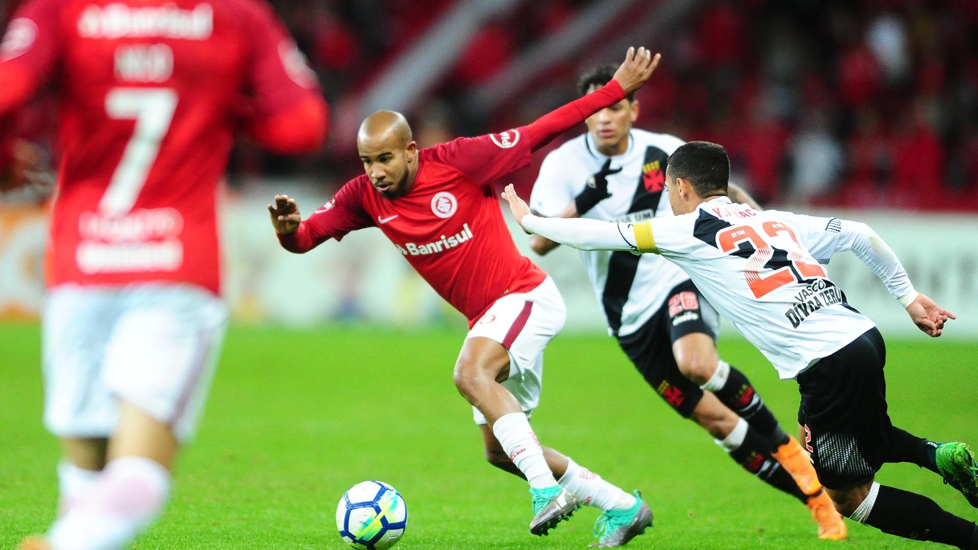 Patrick Yago Pikachu Internacional Vasco da Gama Brasileirao Serie A 13062018