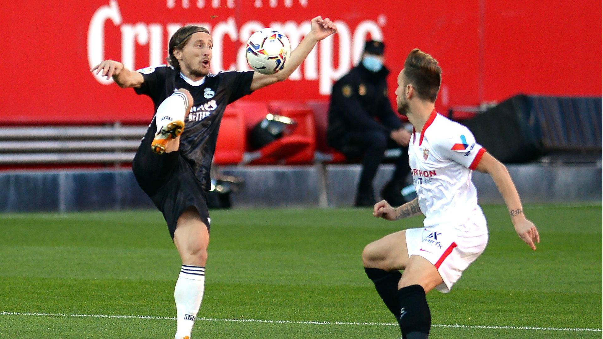 Luka Modric Ivan Rakitic Sevilla Real Madrid