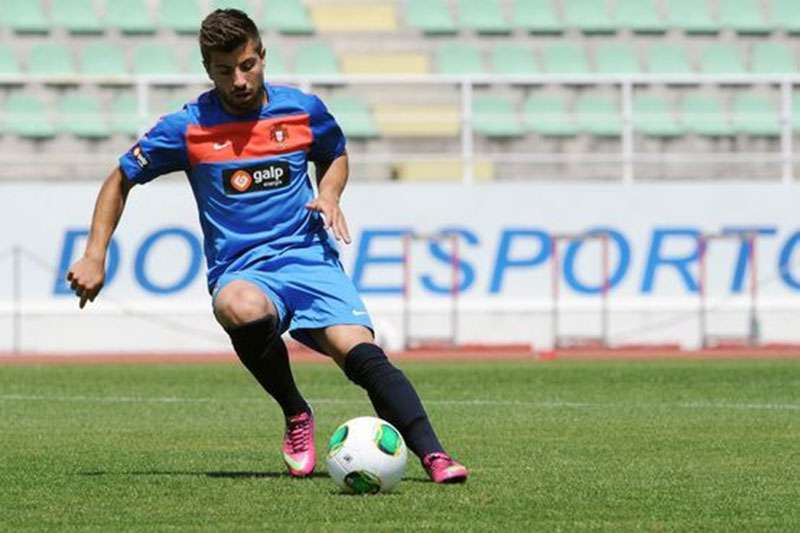 انتونيو جوزيه كارفالو "توزي"