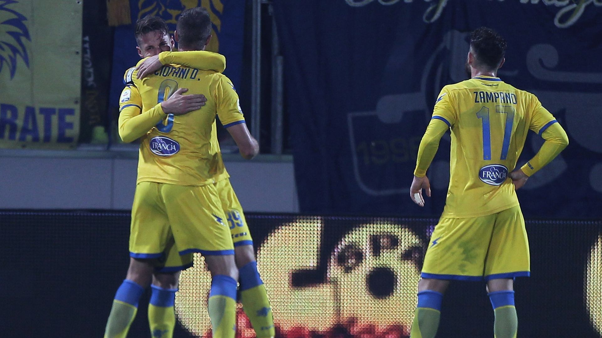 Frosinone celebrates Andrea Pinamonti vs. Fiorentina