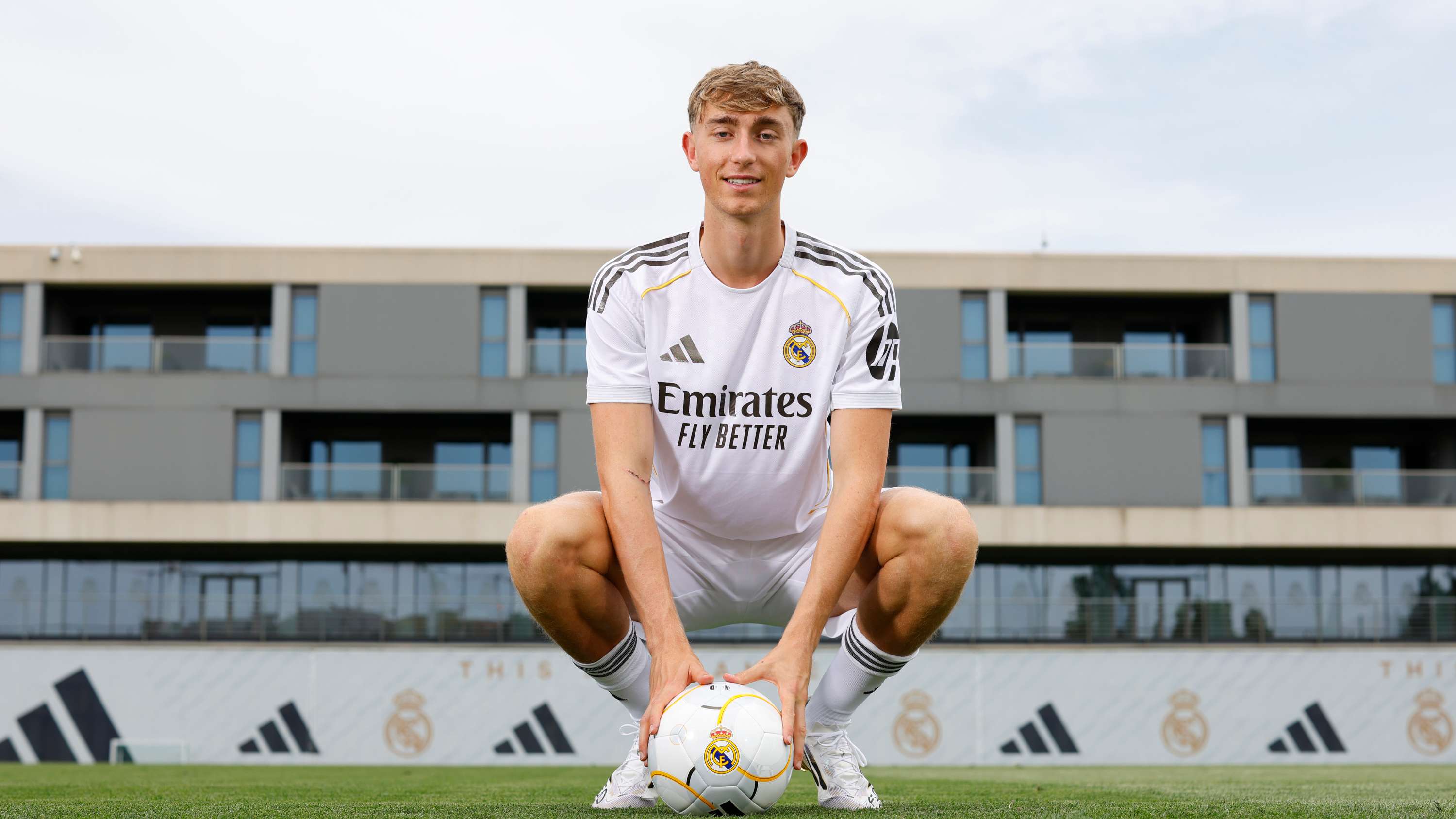 Dean Huijsen Real Madrid 2025-26