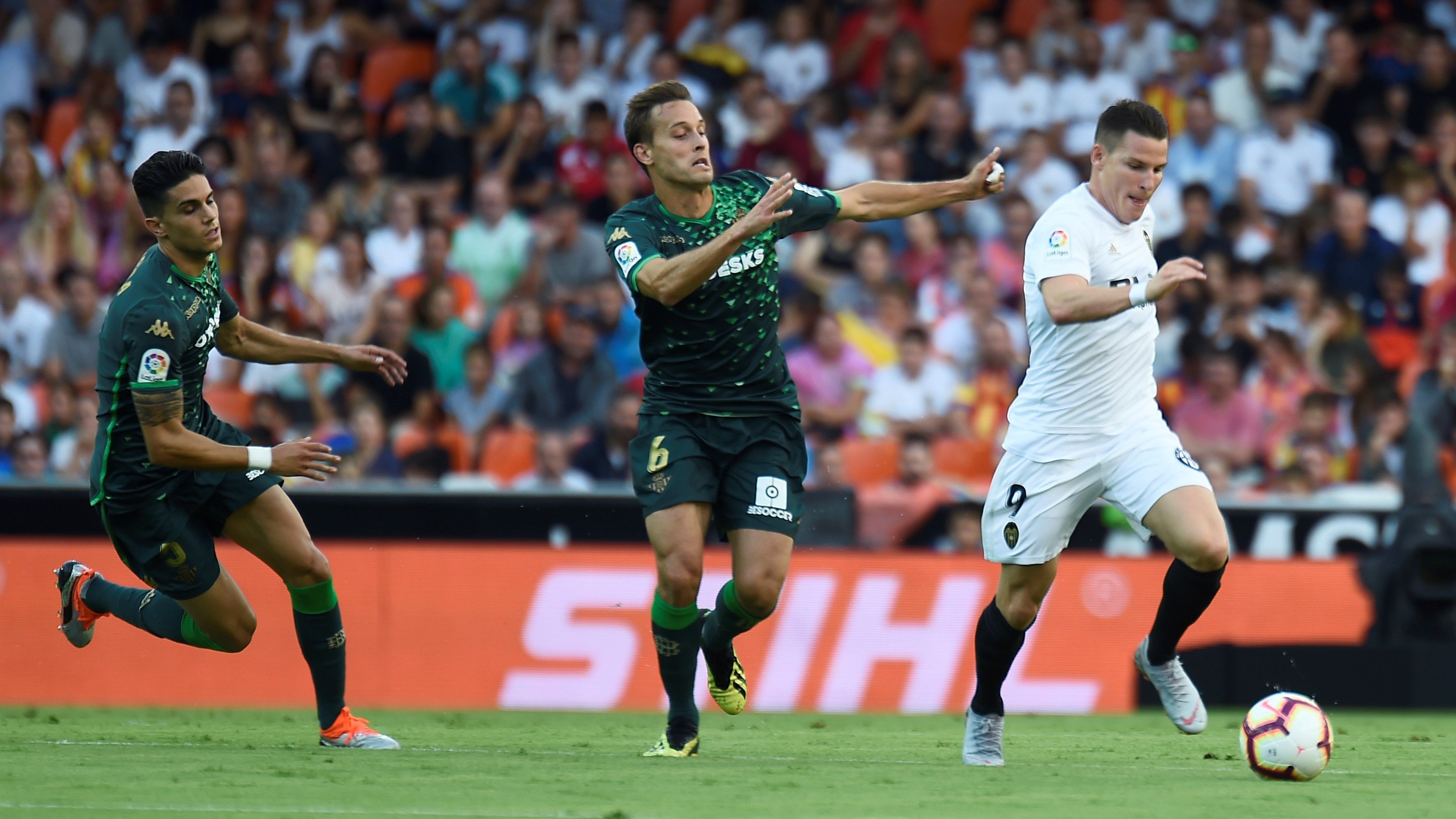 Sergio Canales Kevin Gameiro Valencia Betis LaLiga 15092018