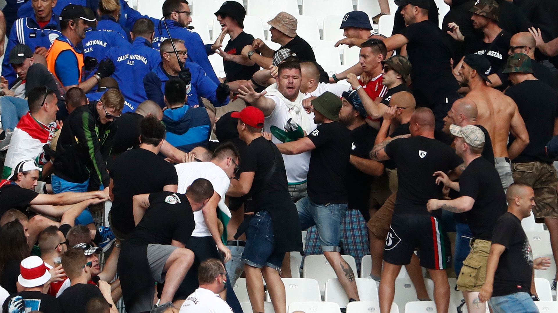 Hungary fans fighting