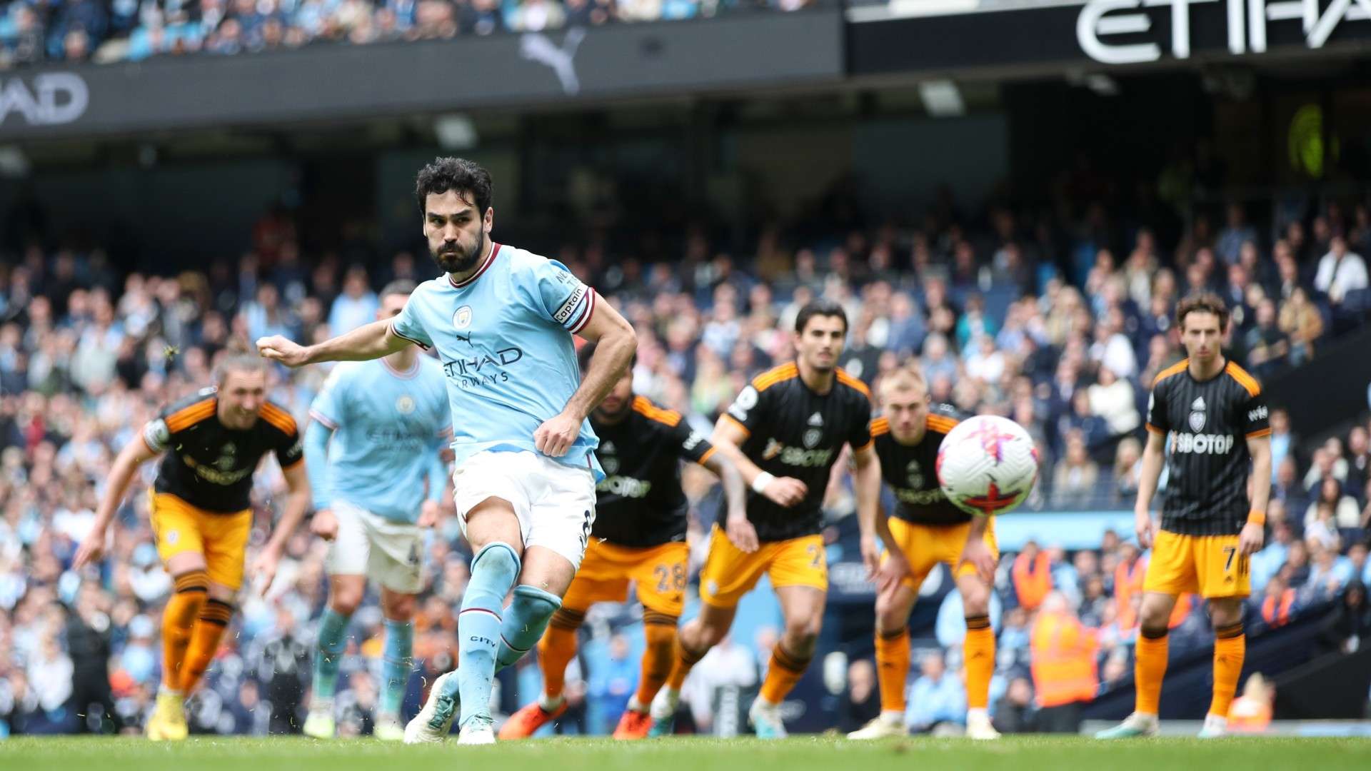 Ilkay Gundogan Manchester City misses penalty 2022-23