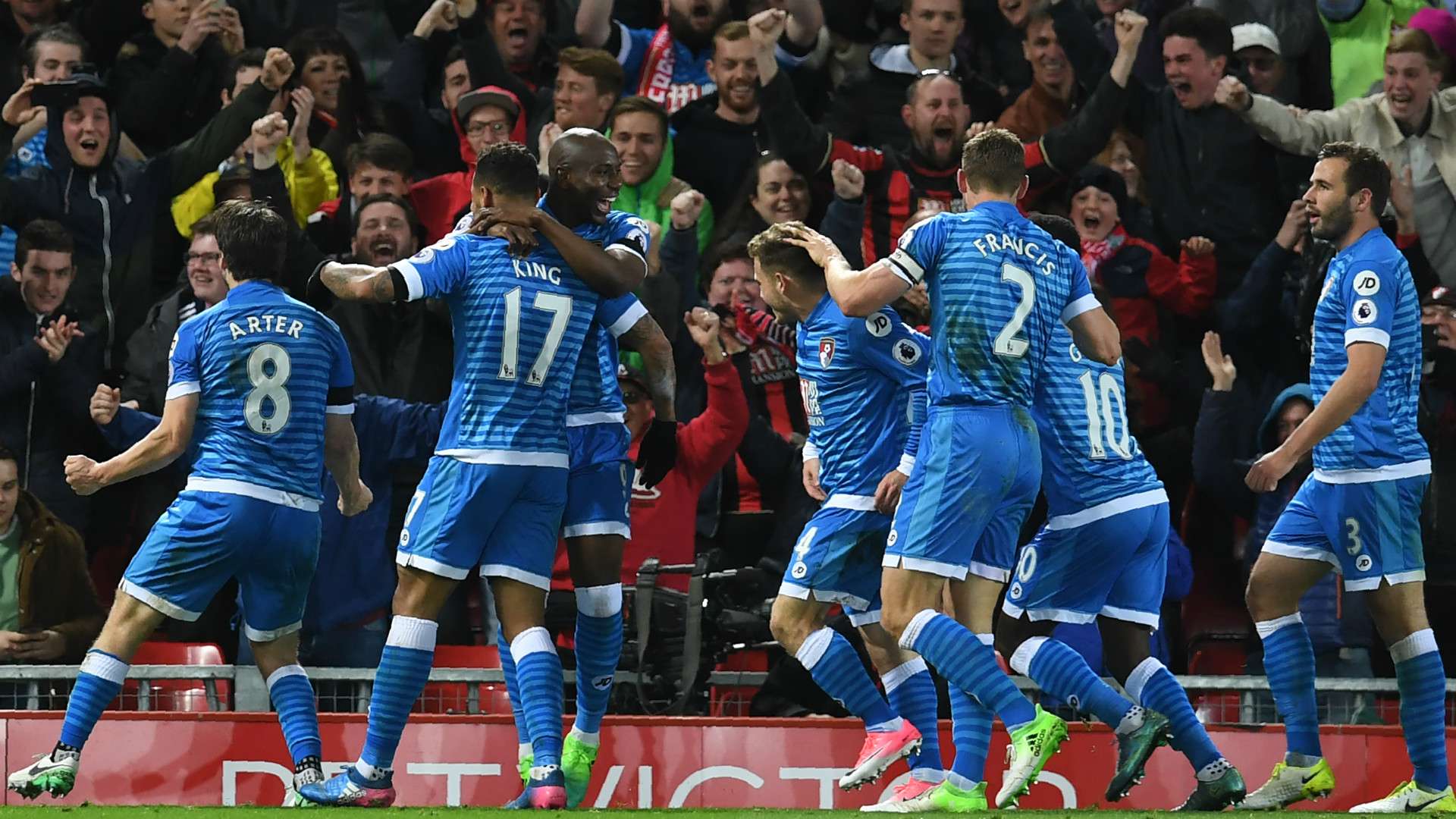 HD Bournemouth celebrate v Liverpool 2-2