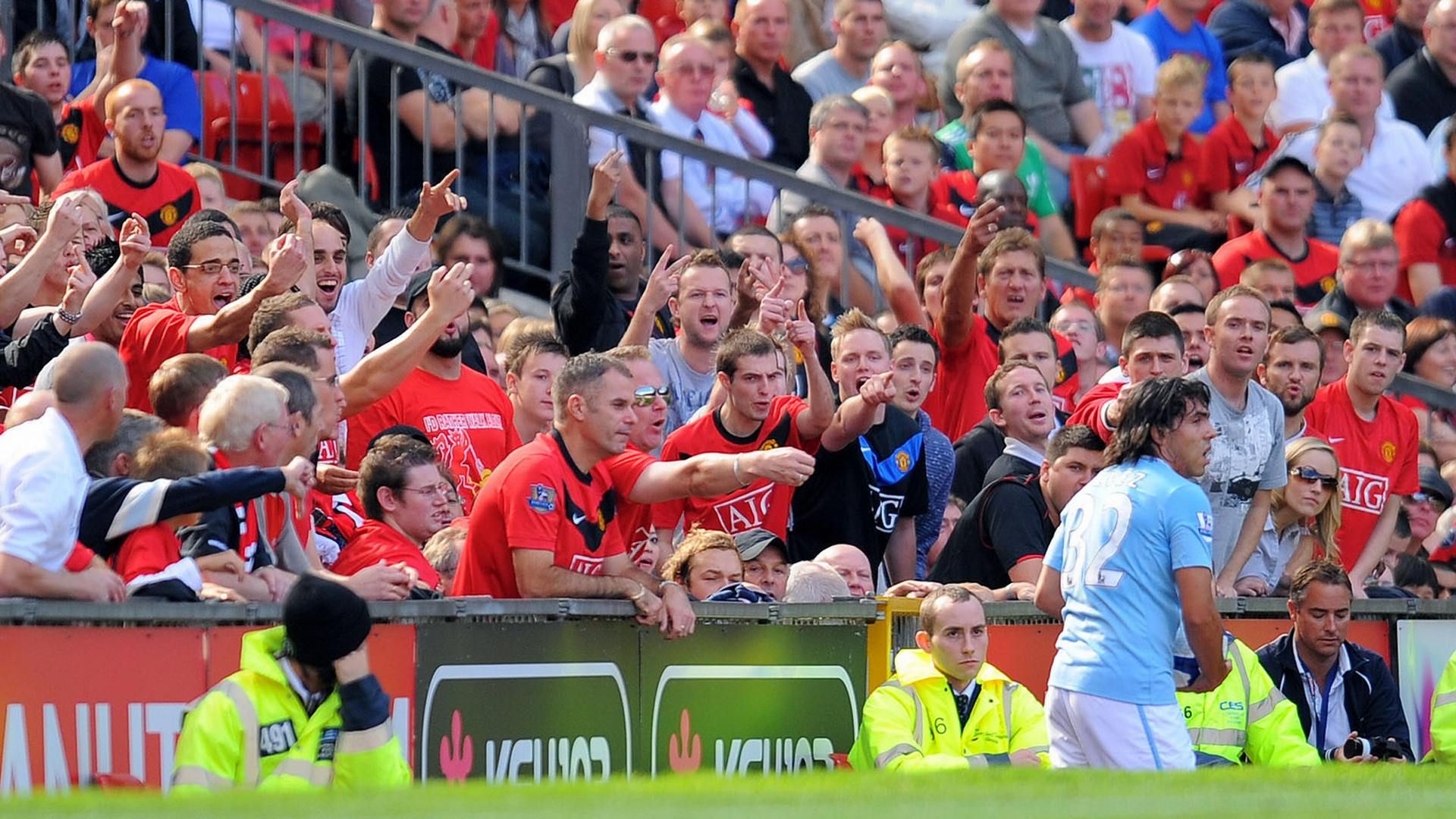 Carlos Tevez Manchester United fans