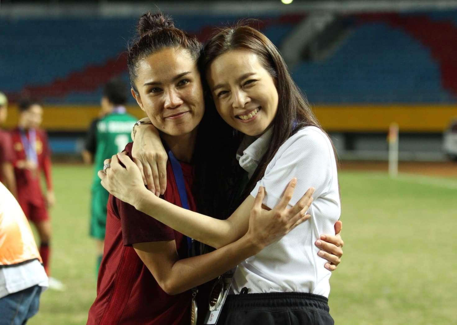 นวลพรรณ ล่ำซำ