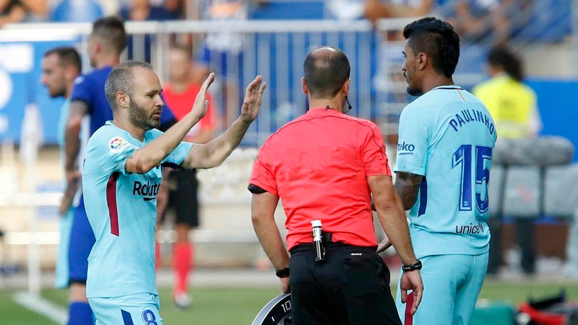 Iniesta e Paulinho Barcelona x alavés 26 08 17