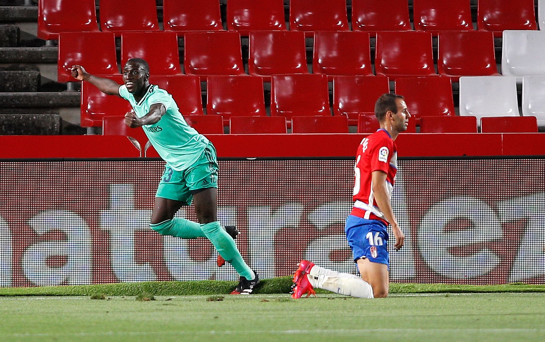 MENDY GRANADA REAL MADRID 13072020