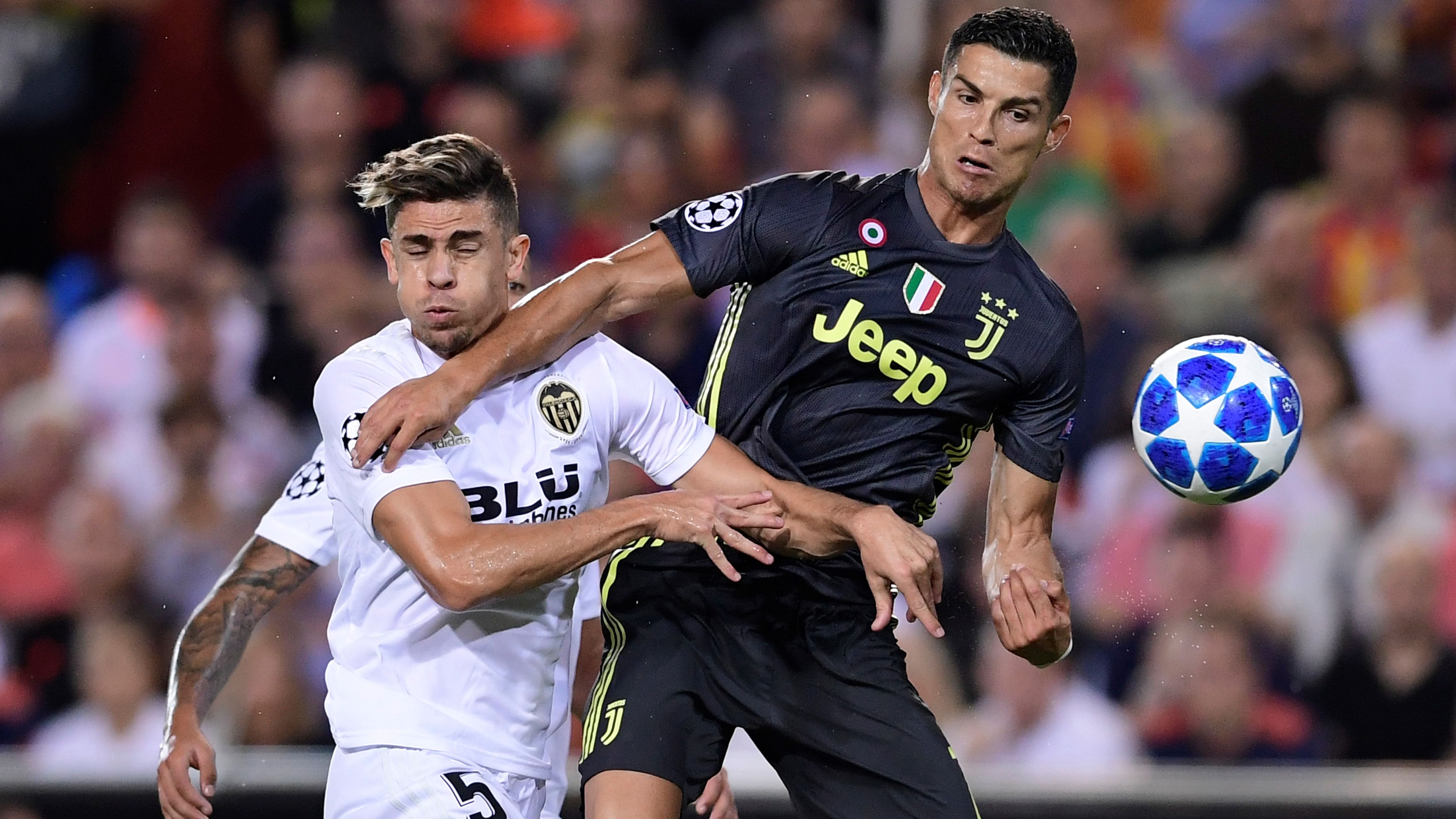 Gabriel Paulista Cristiano Ronaldo Valencia Juventus UCL 19092018