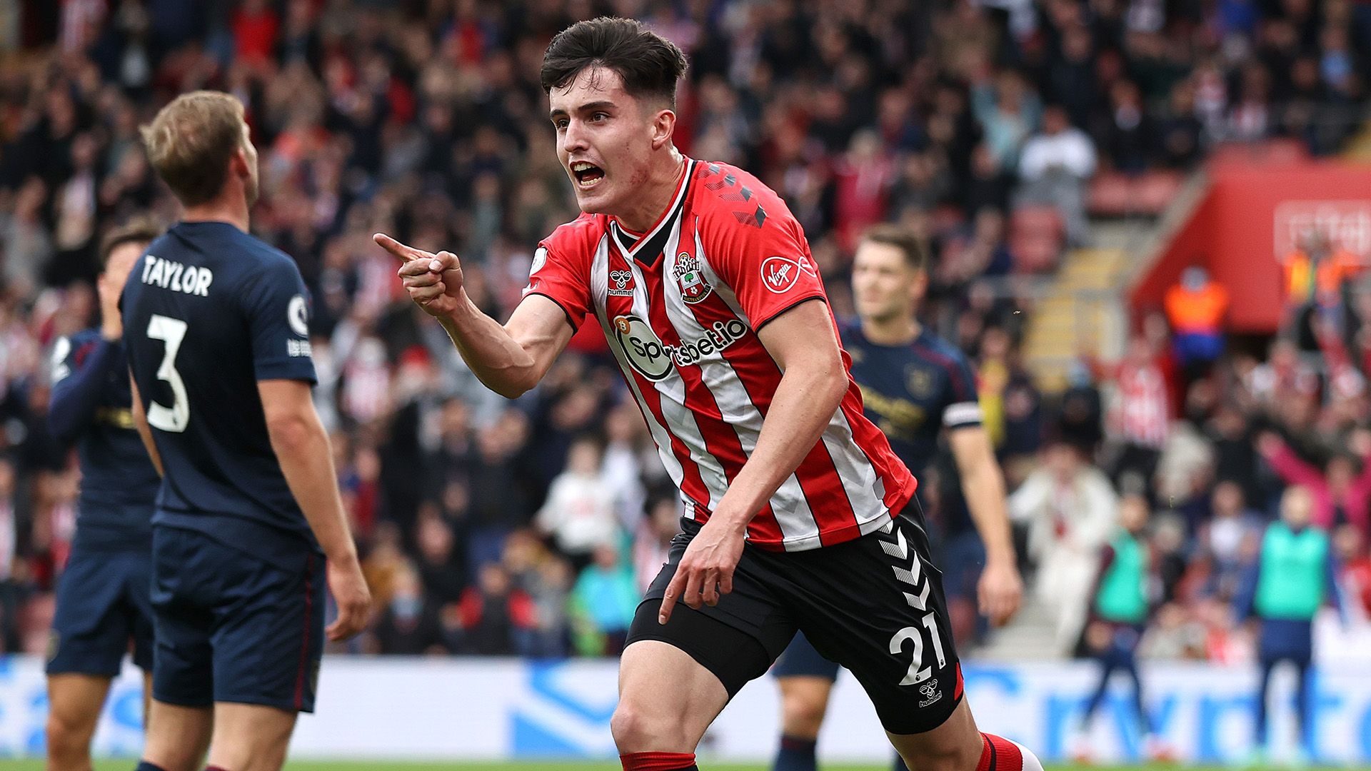 Tino Livramento Southampton 2021-22