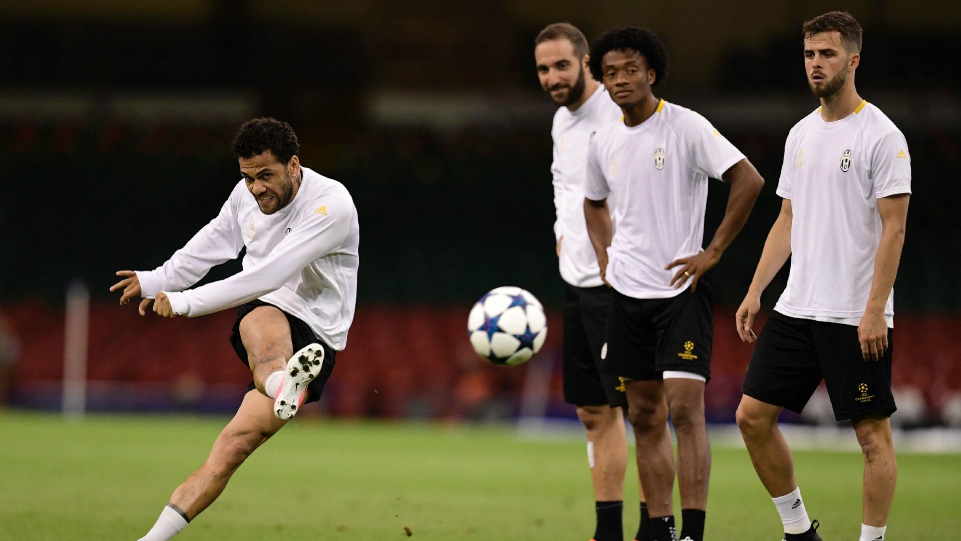 Dani Alves, Gonzalo Higuain, Cuadrado, Miralem Pjanic, Juventus, Champions League, 02062017