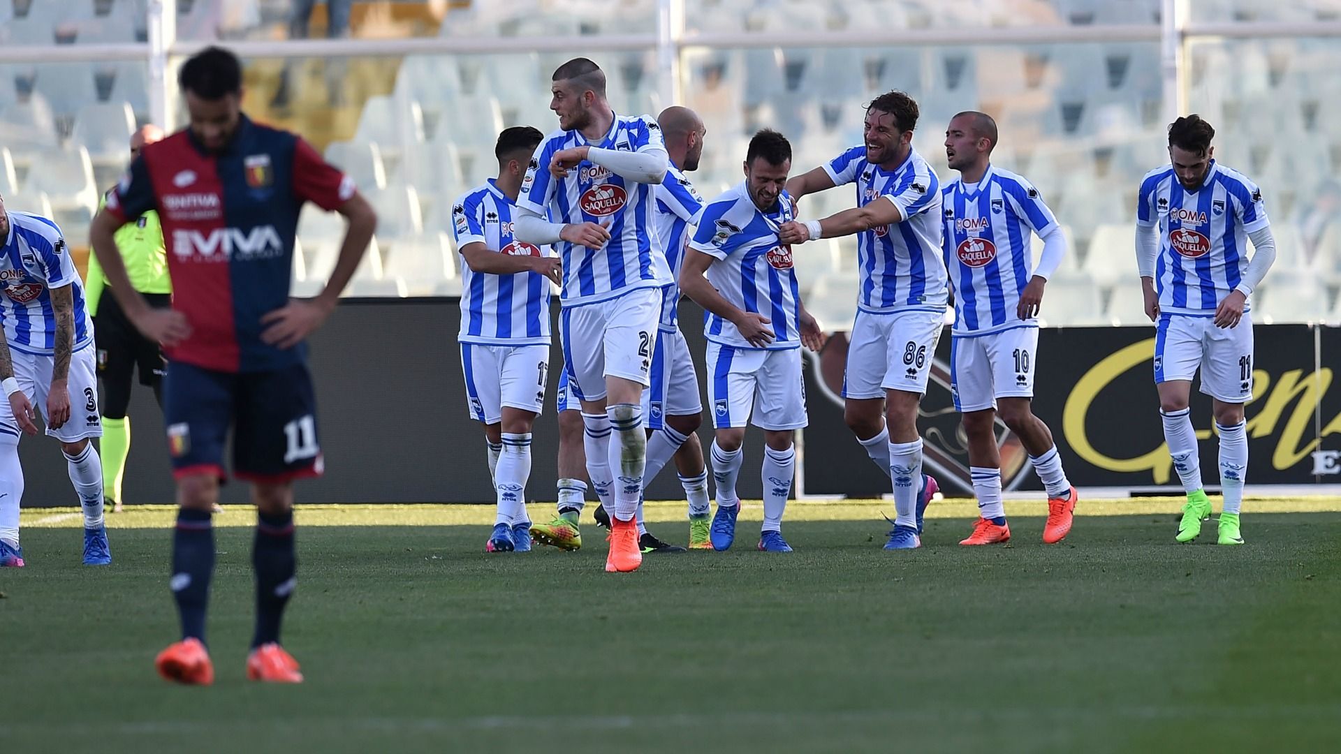 Pescara celebrating Genoa