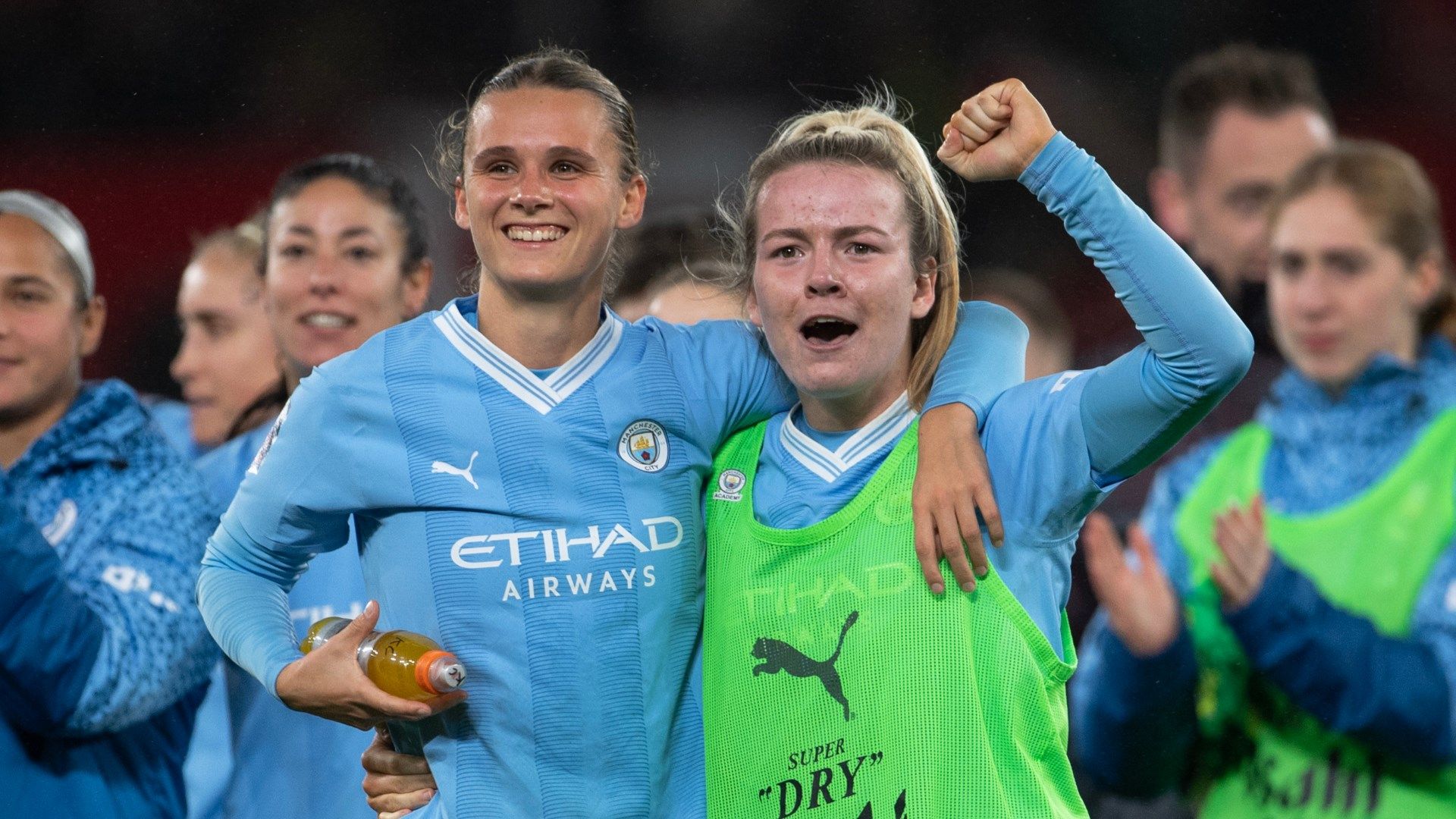 Kerstin Casparij Lauren Hemp Man City Women 2023-24