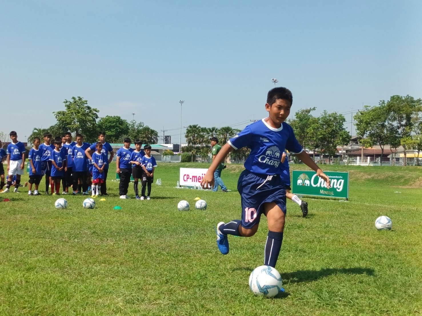 ช้าง โมบาย ฟุตบอล คลินิก ปีที่ 12