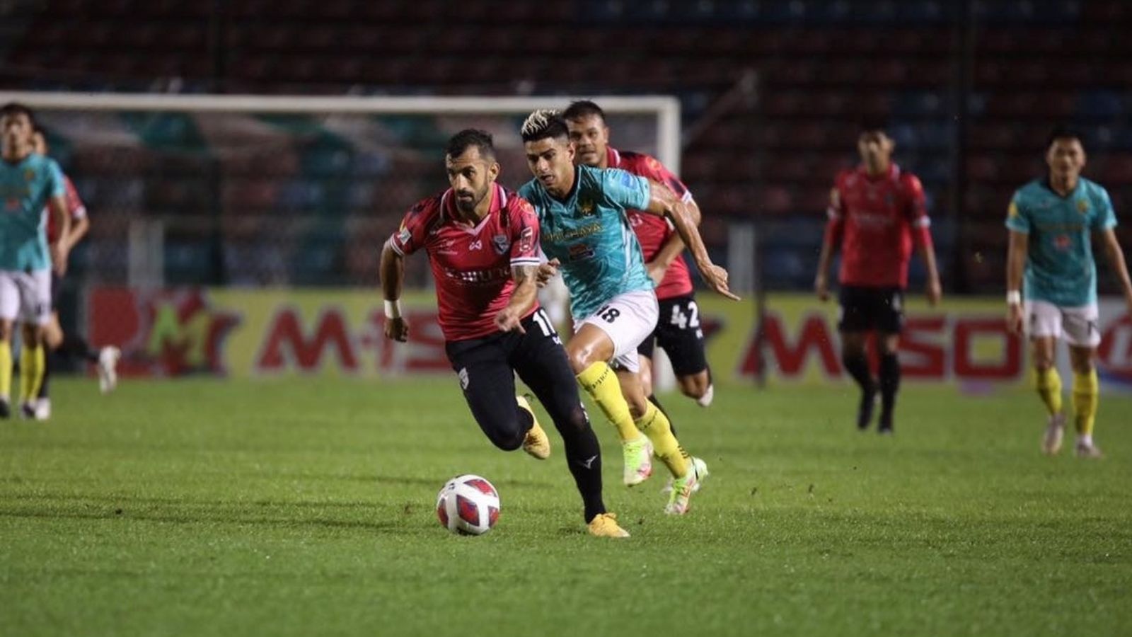 ชัยนาท ฮอร์นบิล - ลำปาง : 2022