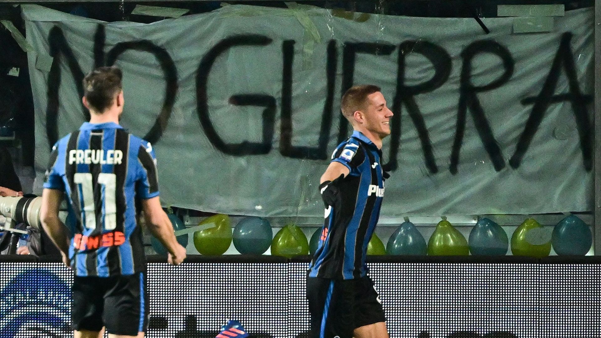 Pasalic celebrating Atalanta Sampdoria Serie A