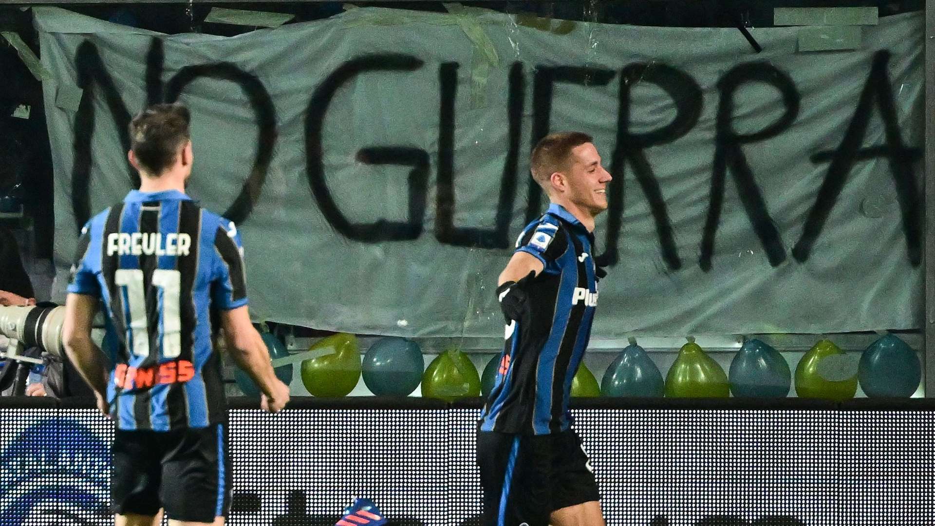 Pasalic celebrating Atalanta Sampdoria Serie A