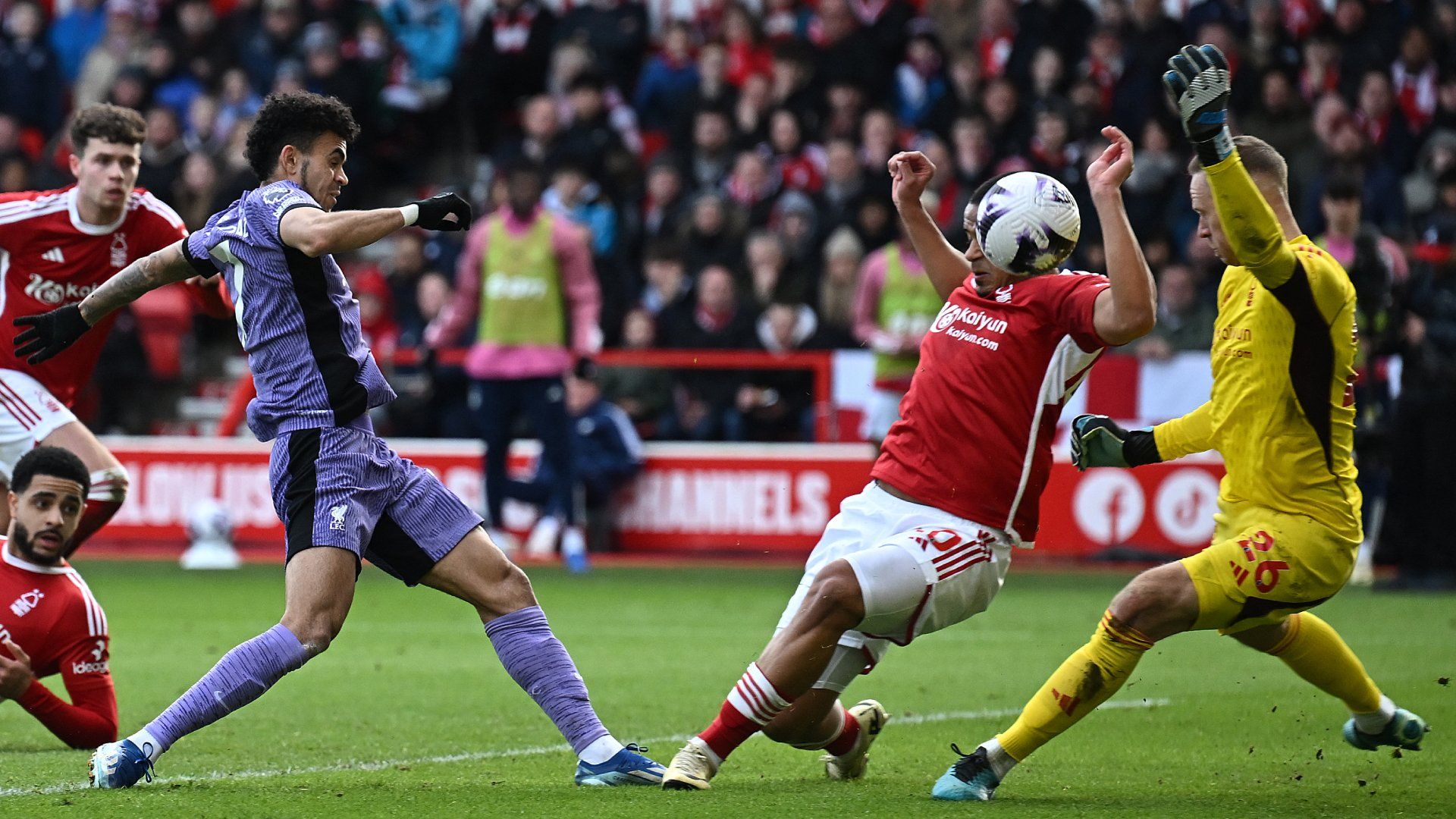 Luis Diaz Nottingham Forest Liverpool 2023-24