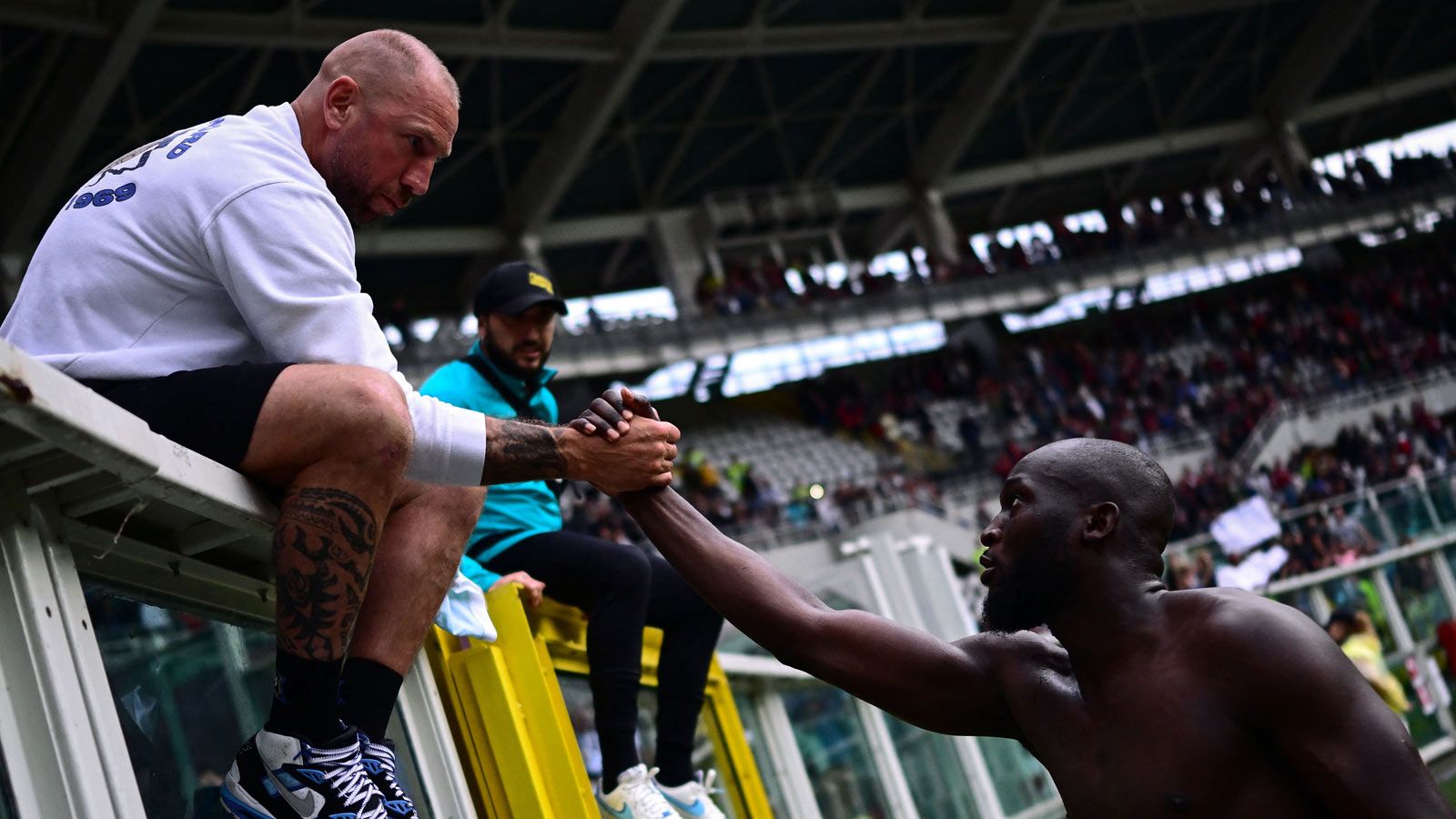 ROMELU LUKA INTER MAILAND ULTRA SUPPORTER 2023