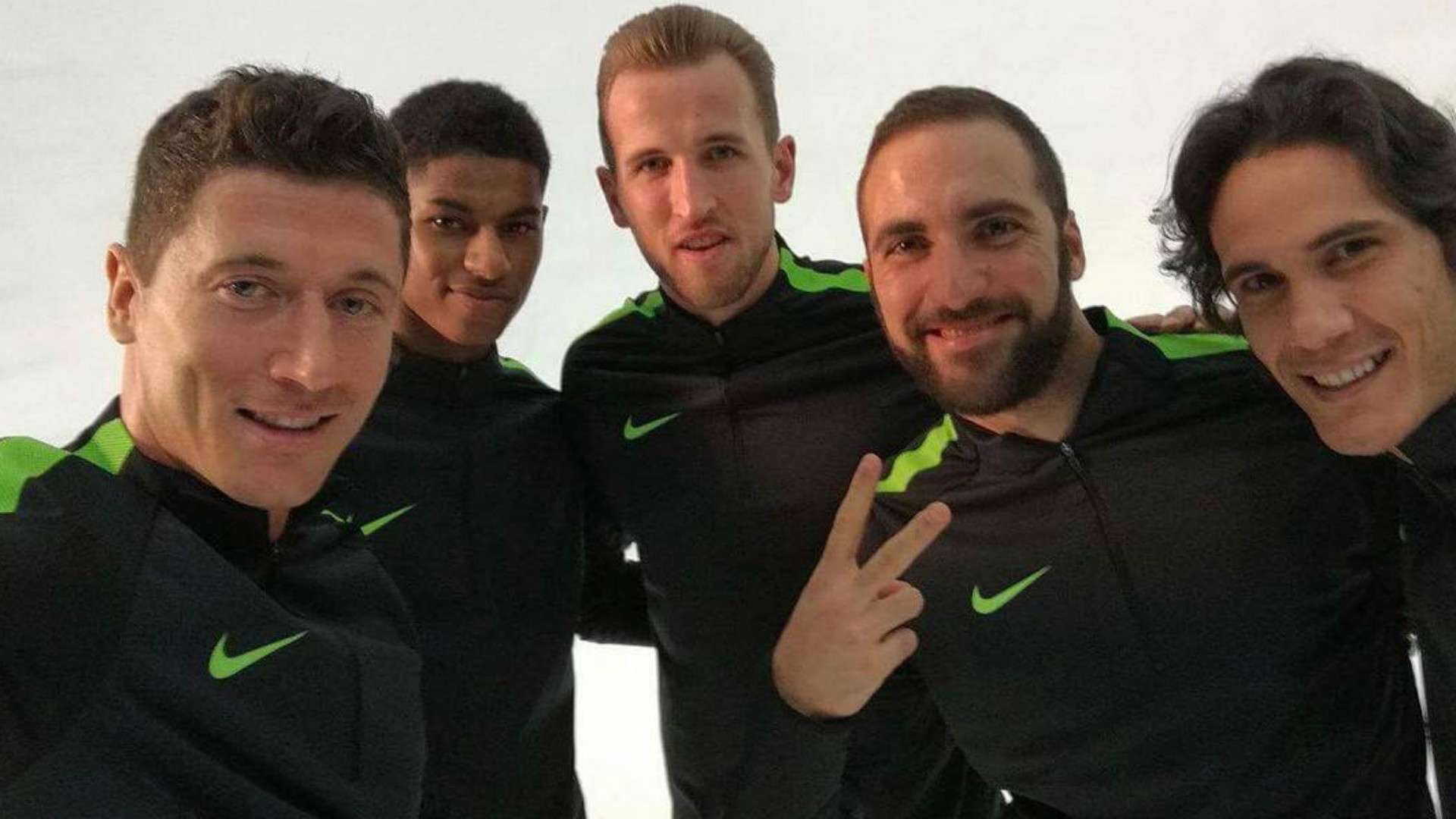 Robert Lewandowsky Marcus Rashford Harry Kane Gonzalo Higuain Edinson Cavani